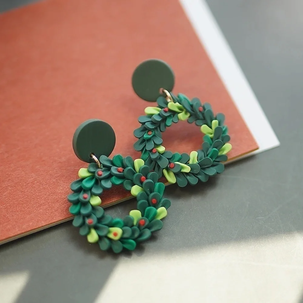 christmas wreath clay polymer festive earrings dangles gift mothers day - Picture 3 of 3